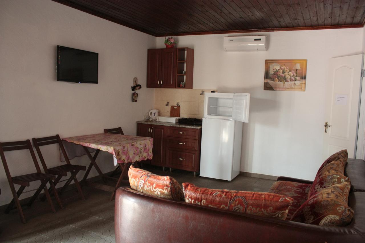 Akvitaniya Mini-Hotel Zatoka Exterior photo